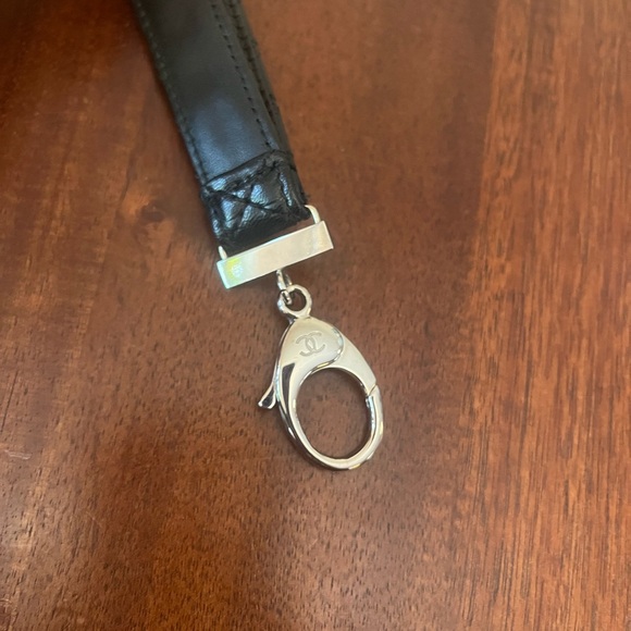 ❌SOLD❌Chanel Black Quilted Leather Lanyard - Picture 4 of 5